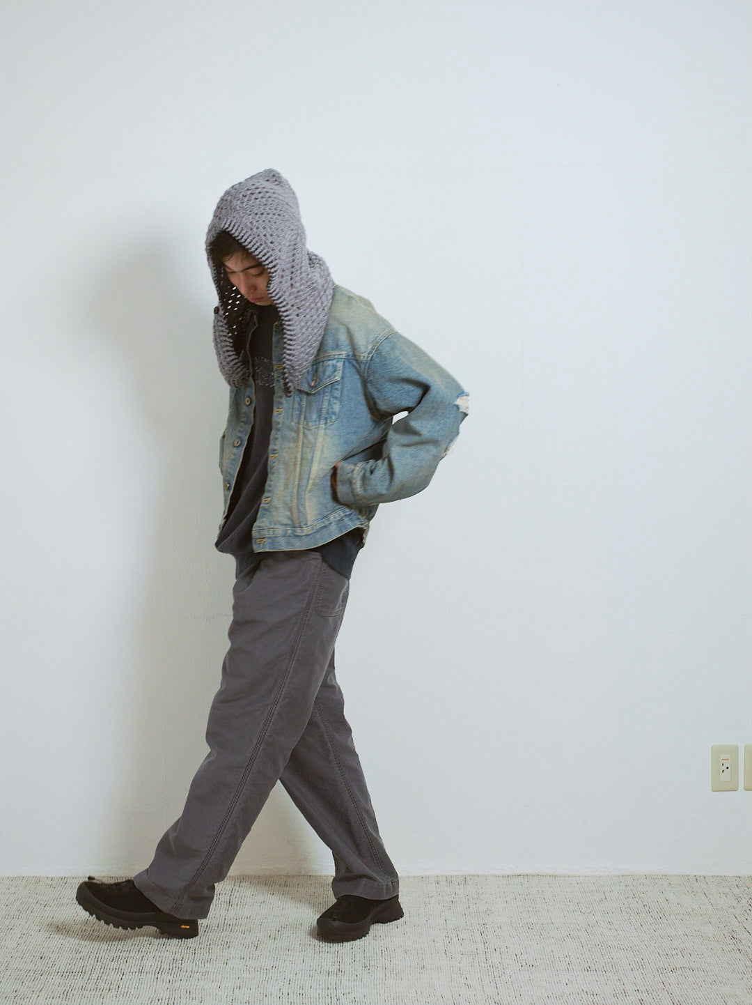 DENIM TRUCKER JACKET : RIPPED & FLANNEL LINED