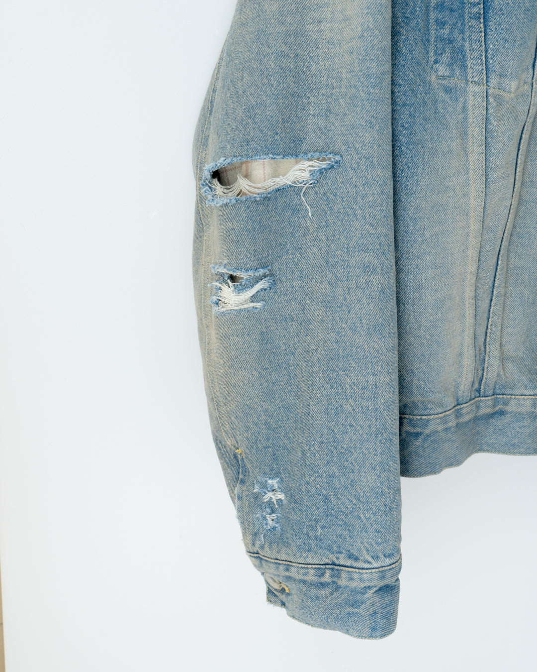 DENIM TRUCKER JACKET : RIPPED & FLANNEL LINED