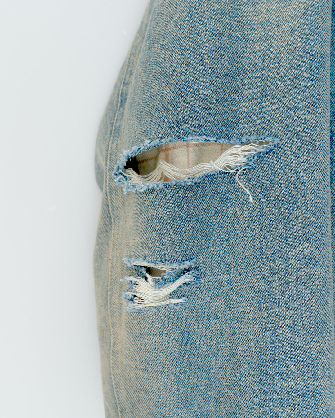 DENIM TRUCKER JACKET : RIPPED & FLANNEL LINED