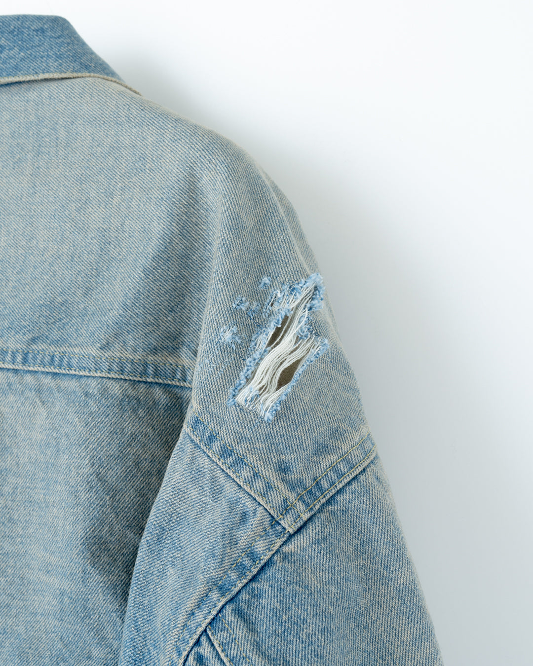 DENIM TRUCKER JACKET : RIPPED & FLANNEL LINED