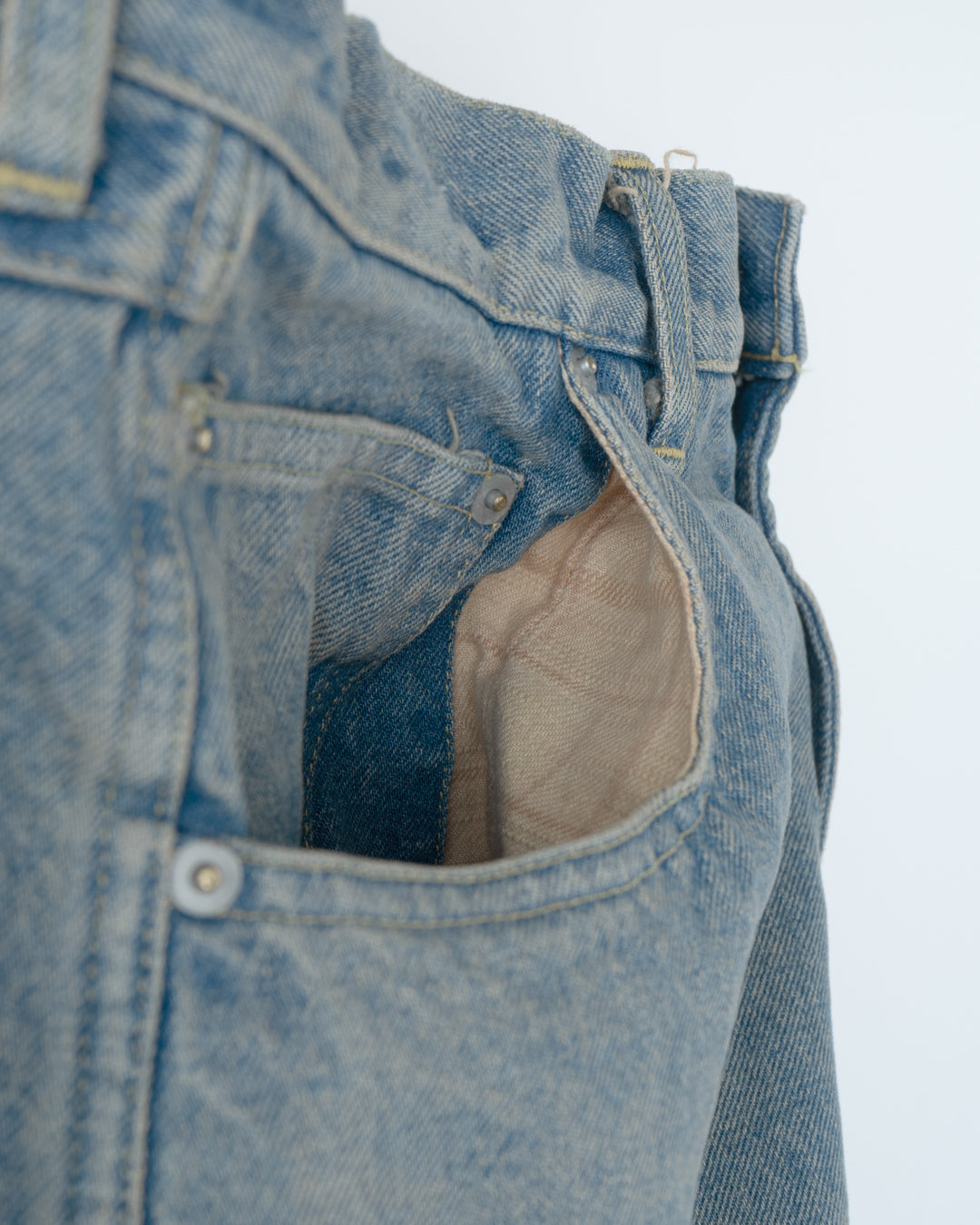 DENIM VENTILATION RAYERED PANTS : DISTRESSED