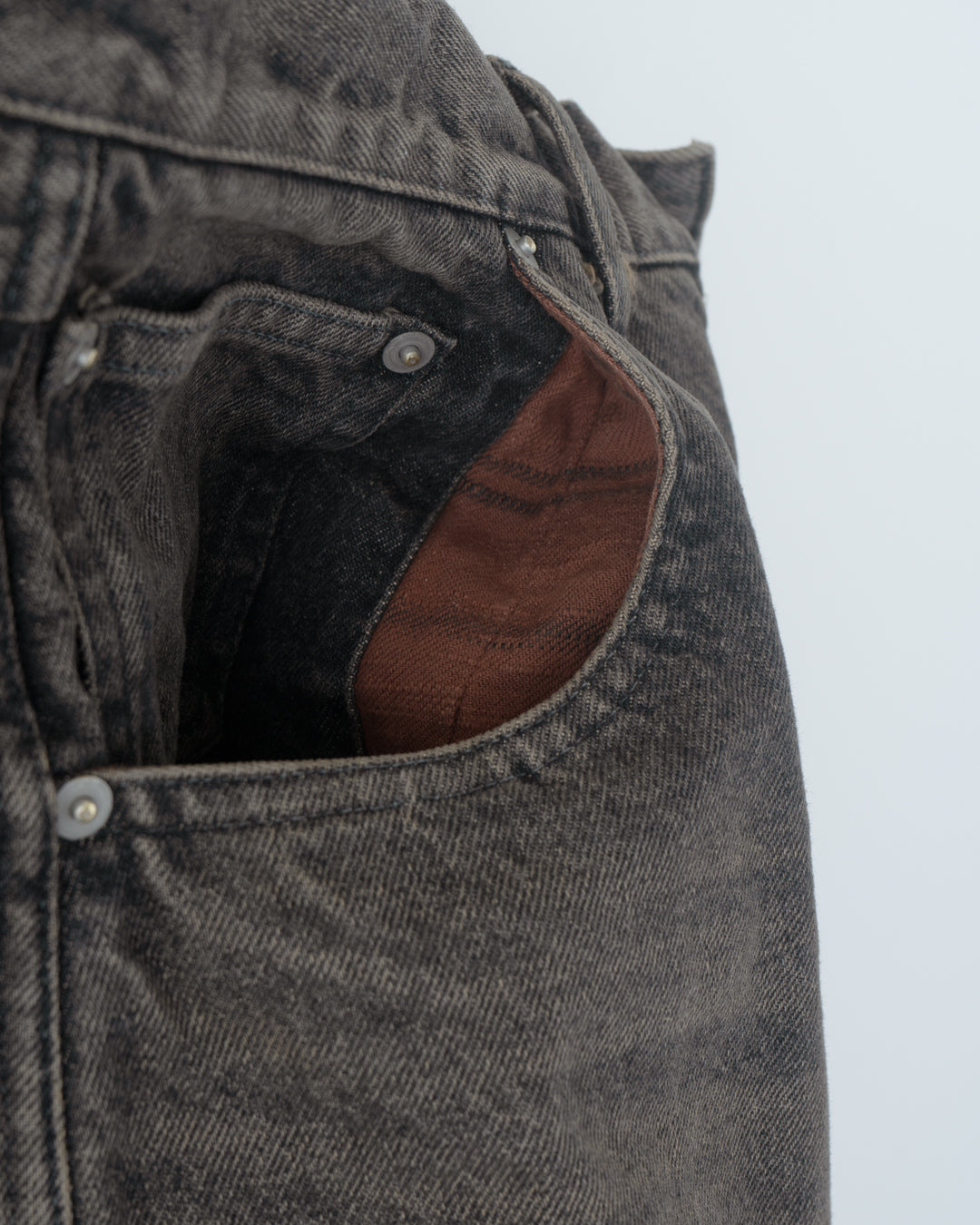 DENIM VENTILATION RAYERED PANTS : DISTRESSED