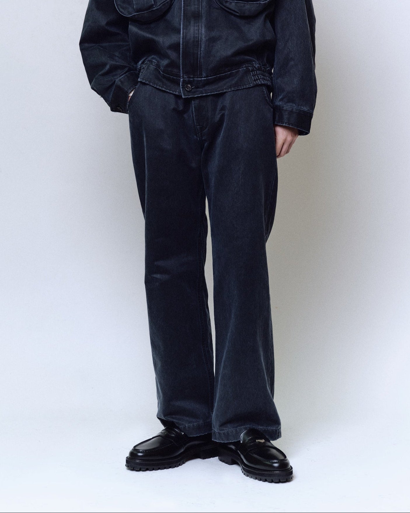 WAX COATING STRAIGHT TROUSERS : DELTA SHAPE