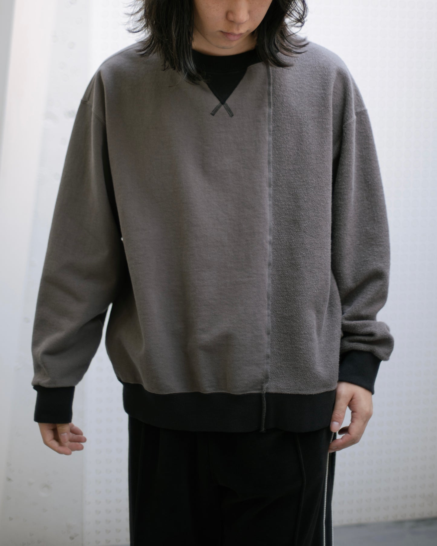 ASYMMETRIC SWITCHING SWEAT SHIRT