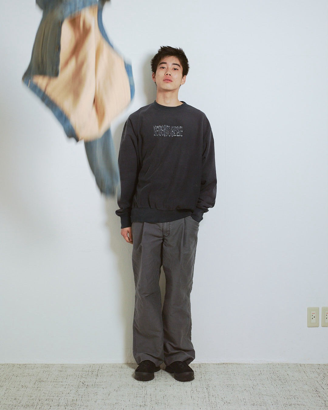 REVERSE SWEAT SHIRT : CRACK PRINT&FADED