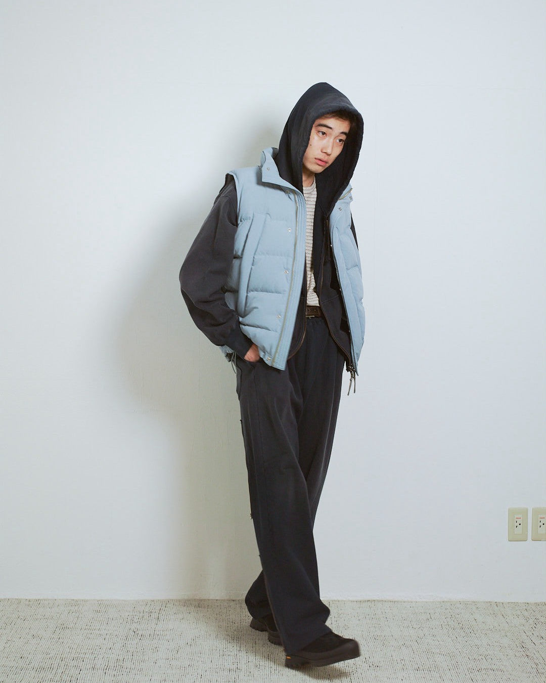 WIDE POCKET DOWN VEST