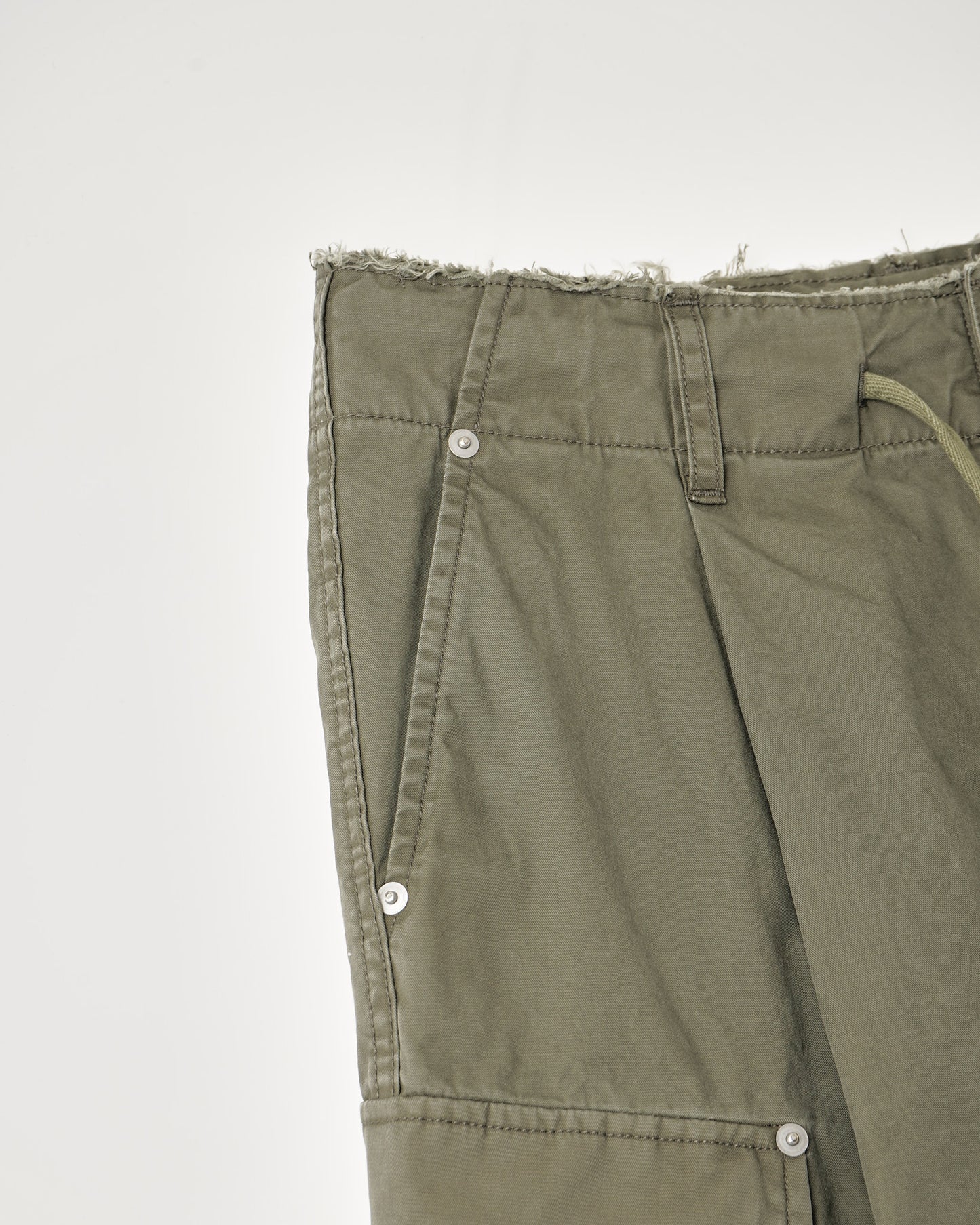 COTTON SERGE ONE TUCK CARGO PANTS : TELE CUT