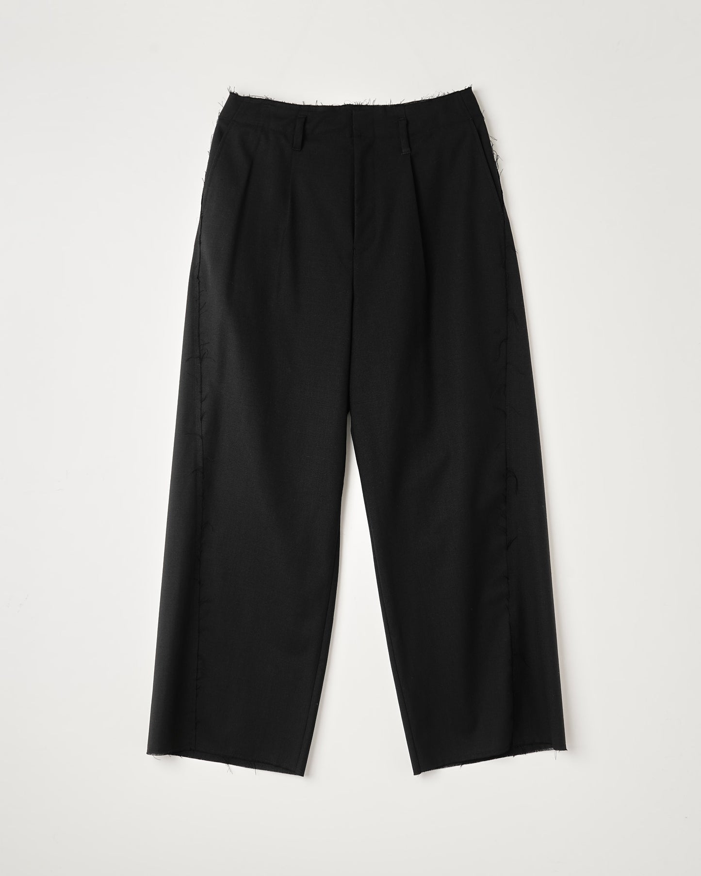 WOOL CALM SKIN SHIFTED SEAM ONE TUCK TROUSERS : TELE CUT