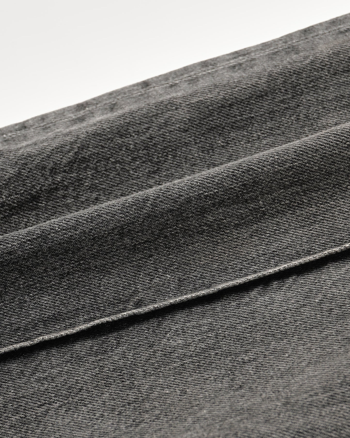 12oz DENIM STRAIGHT PINTUCK PANTS : DELTA SHAPE