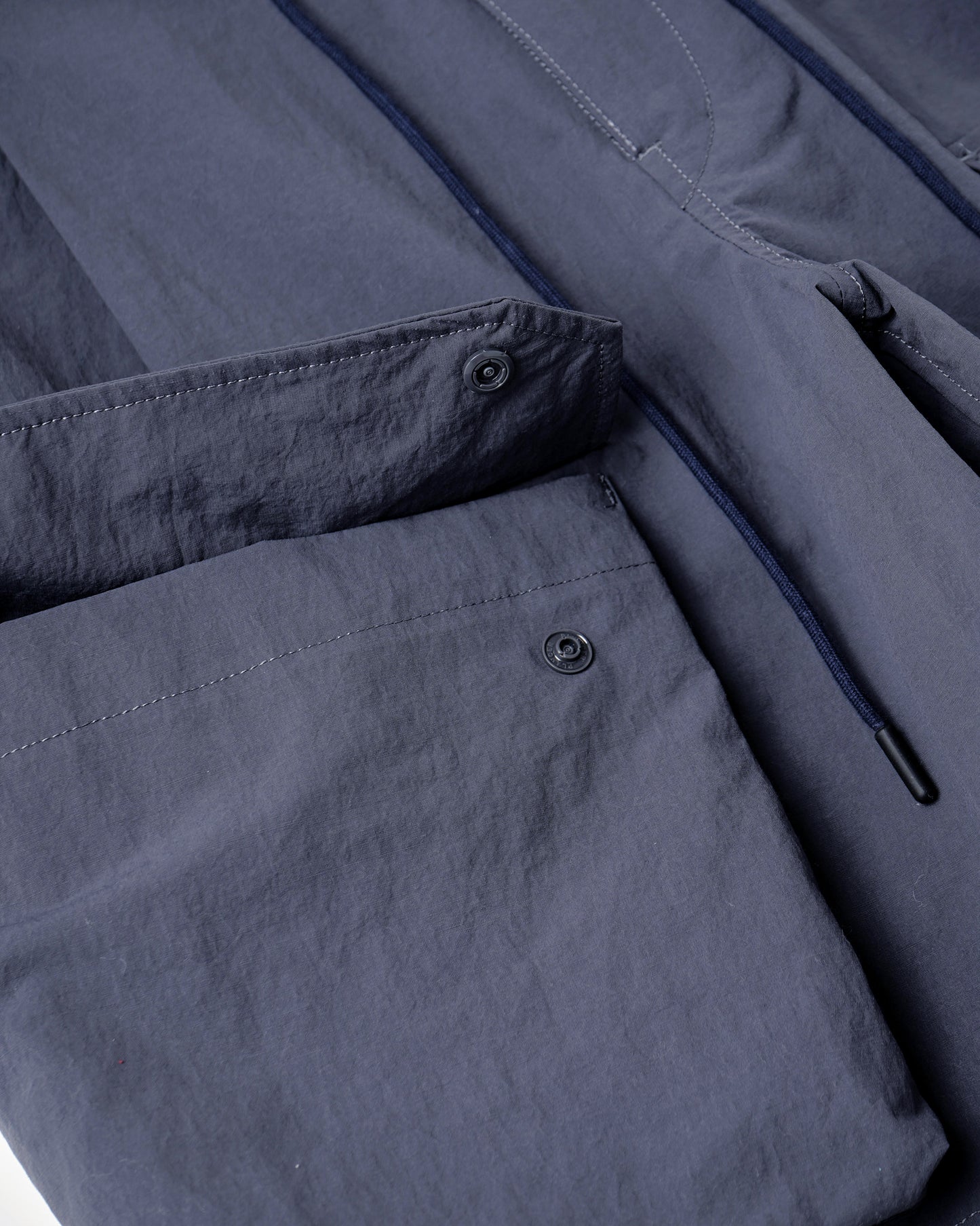 NYLON TWILL ONE TUCK CARGO SHORTS : TELE CUT